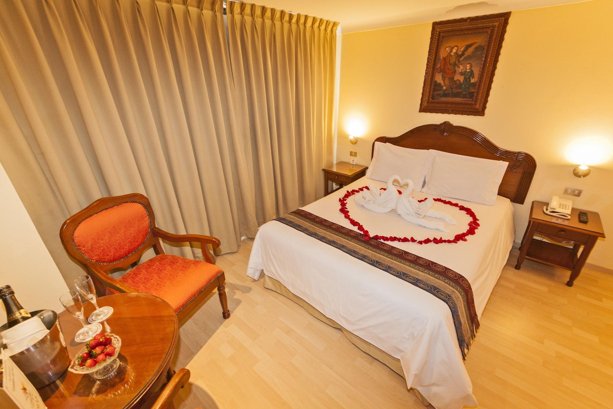 Hotel Agustos กุสโก ภายนอก รูปภาพ