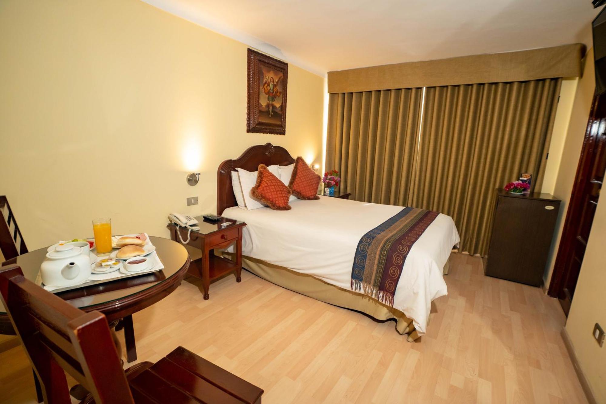 Hotel Agustos กุสโก ภายนอก รูปภาพ