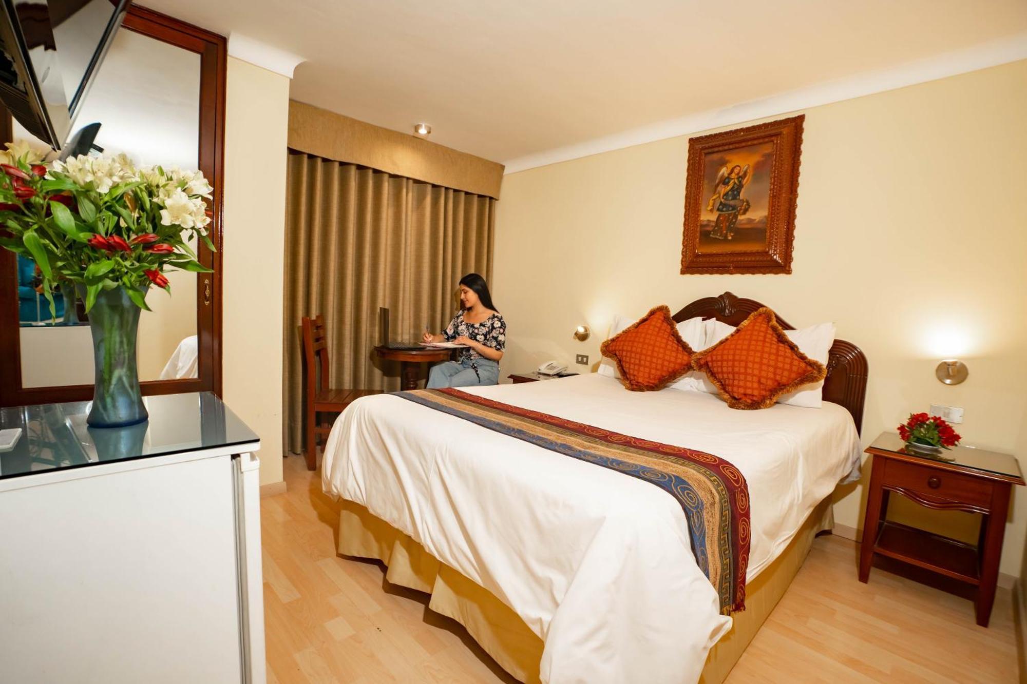 Hotel Agustos กุสโก ภายนอก รูปภาพ
